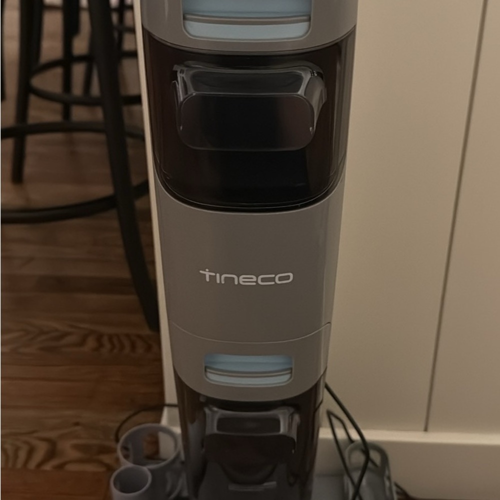 Tineco Floor Washer Vacuum and Mop 5 Series Cordless - Picture 3 of 12